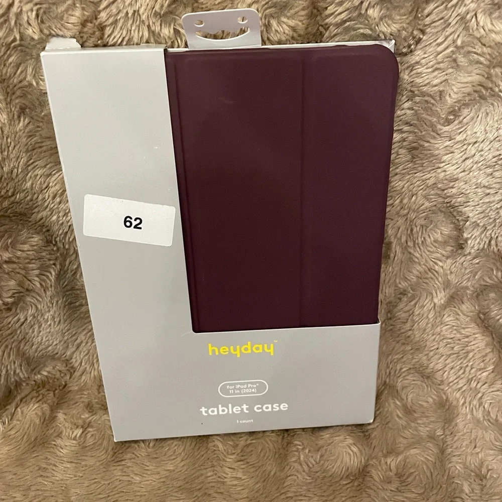 Heyday Tablet Case for iPad Pro 11 maroon red new in box